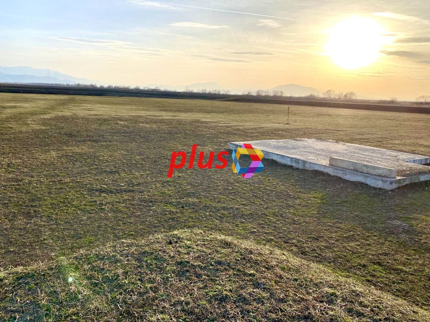 Teren 11 ha cu heleșteu 3 ha - Poză 5