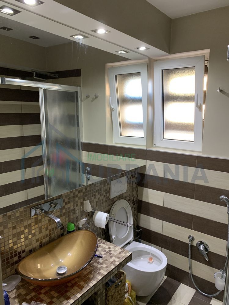 Camera libera in apartament cu 3 camere - PODU ROS - Poză 6