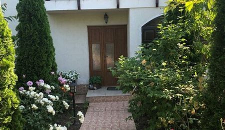 Vila - parter + mansarda -   Sendreni,  jud. Galati