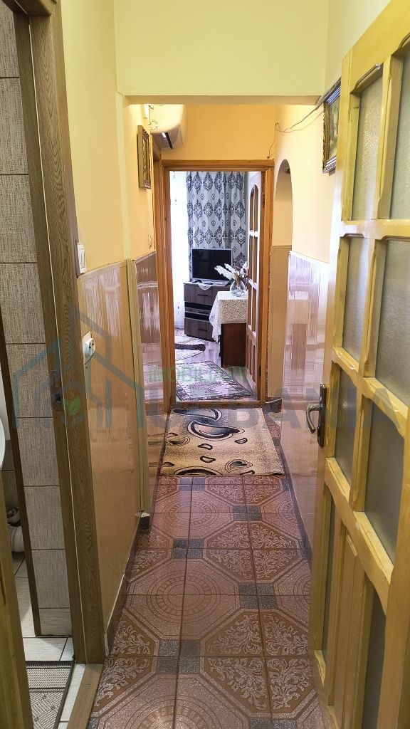 Vând apartament cu 3 camere - Poză 3