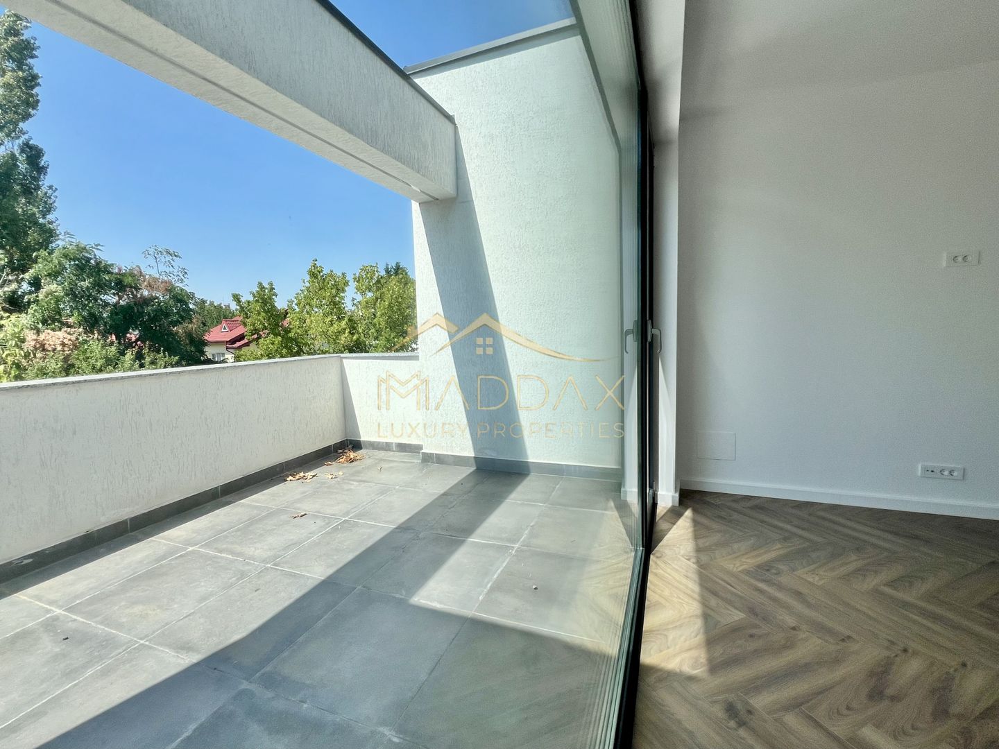 Vilă **6 camere  **451mp // Zona Iancu Nicolae - Poză 68