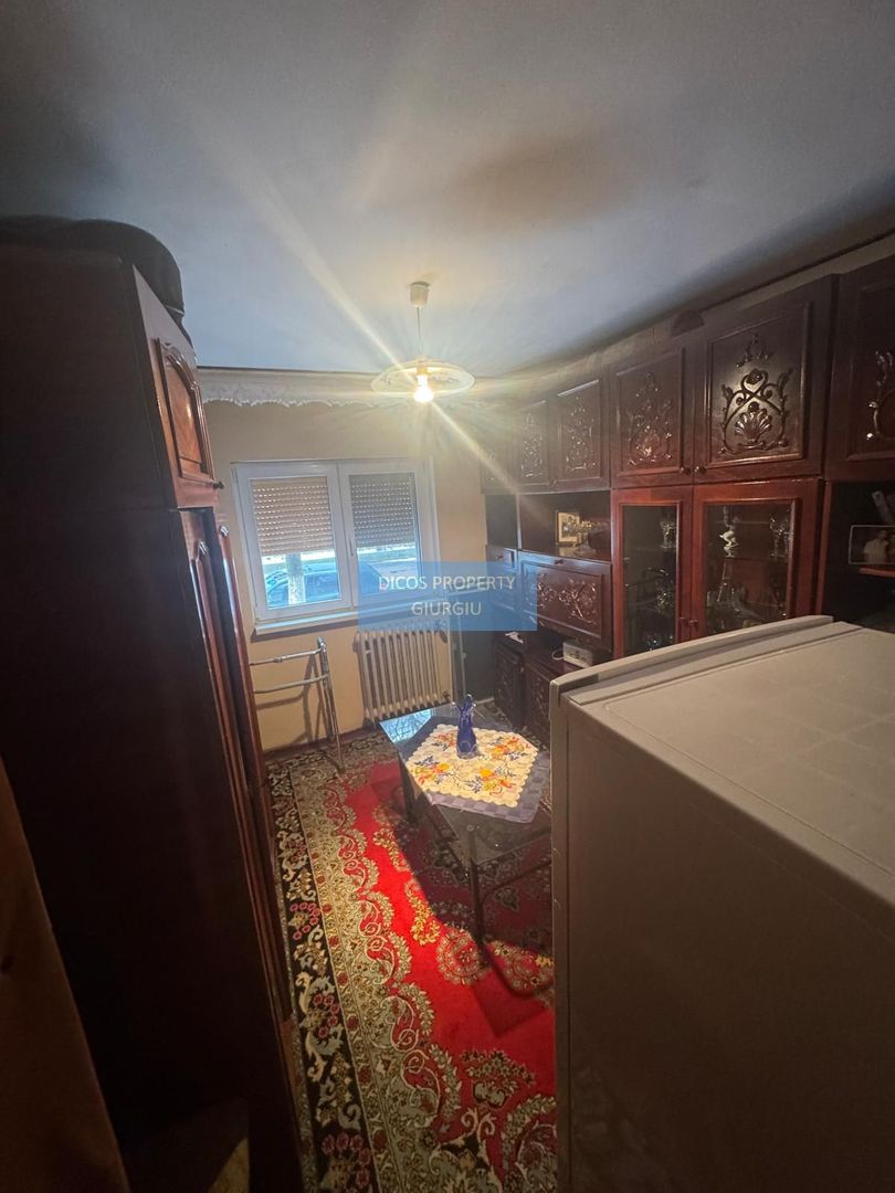 Apartament 4 camere de vânzare – zonă Școala 8 - Poză 15