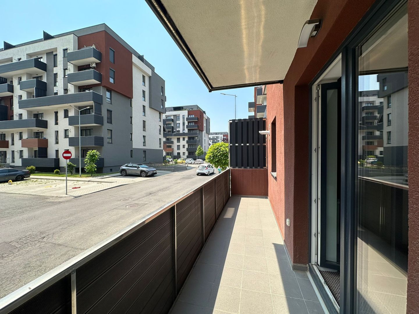 Vindem garsoniera complet mobilata si utilata parter Avantgarden 3 faza 4 - Poză 3