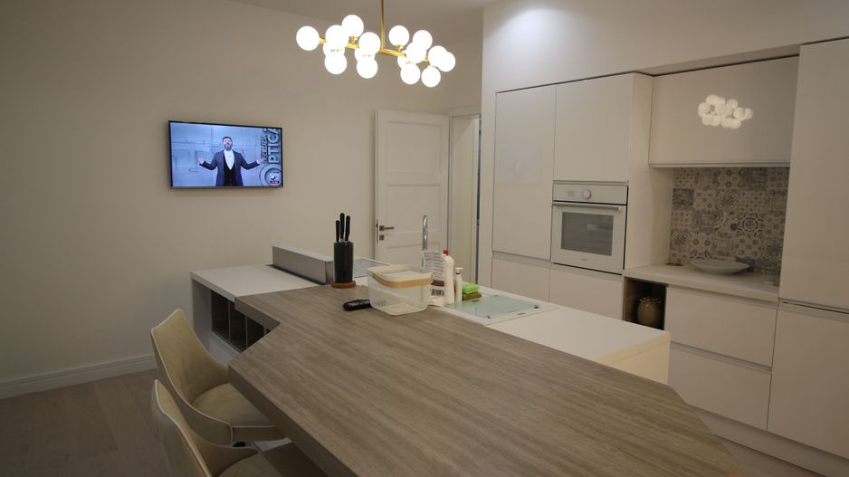 Casă / Vilă cu 8 camere de vânzare în zona Est - Poză 8