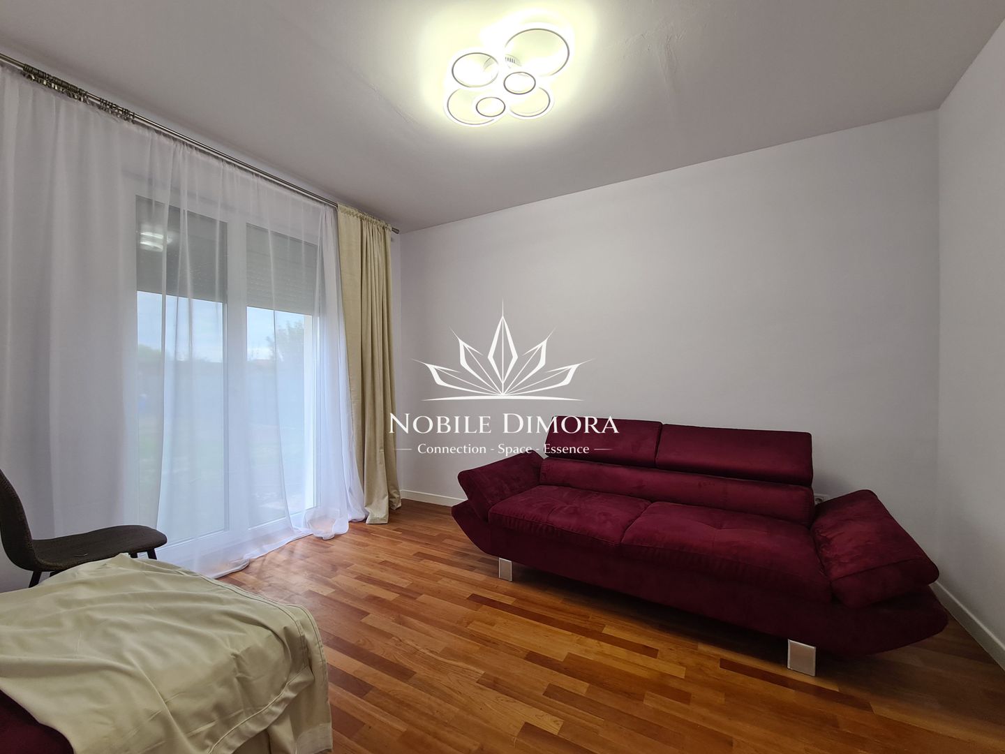 Duplex modern cu 5 camere si 2 bai - curte de 750mp in Ghiroda - Poză 5