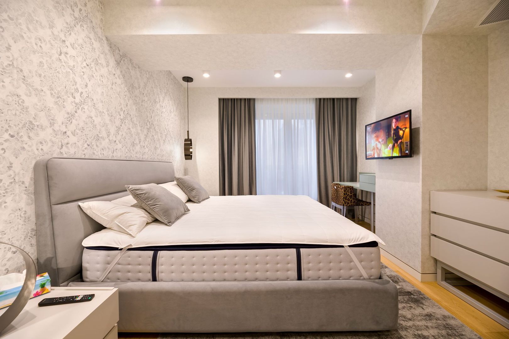 Apartament deosebit 4 camere complet mobilat si loc de parcare inclus - Poză 17