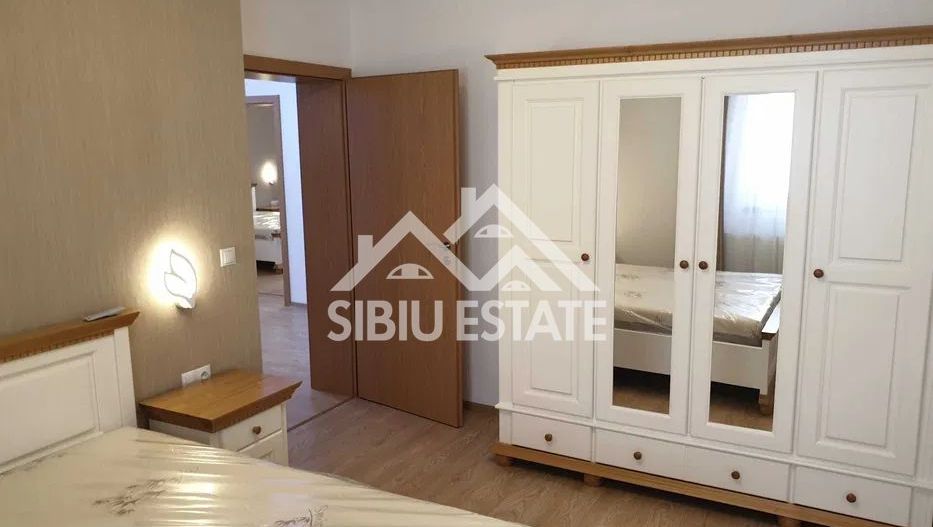 Apartament modern de inchiriat 3 camere, curte, garaj  Zona Sub Arini - Poză 5