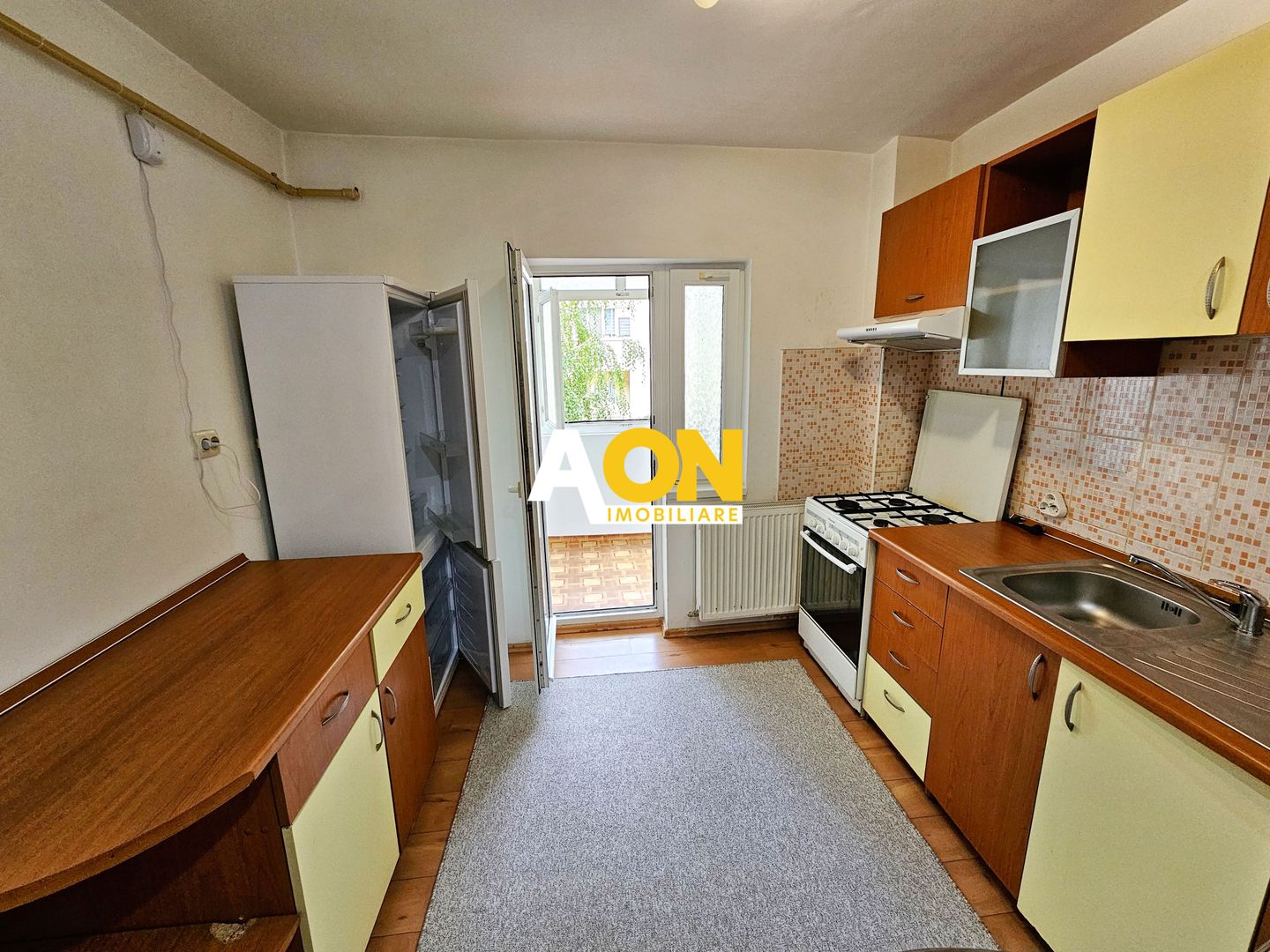 Apartament 3 camere, et.1, cu parcare si boxa, cartier Tolstoi - Poză 3