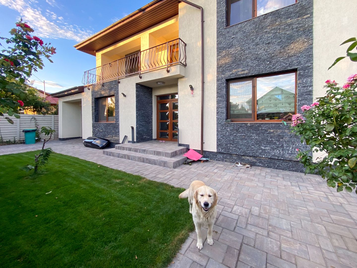 Descoperă Eleganța și Rafinamentul: Vila de Vis pe un lot generos - Poză 5