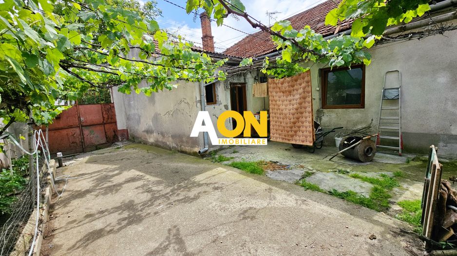 Casa veche, 5 camere, 287 mp teren, zona Prefectura. Necesita renovare - Poză 4