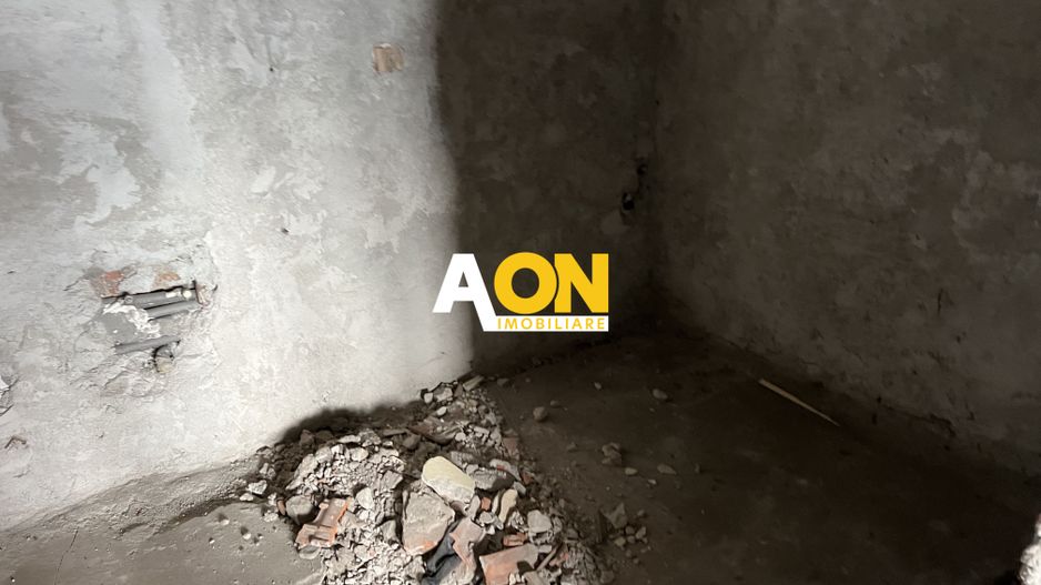 Casa de vanzare pretabila birouri/salon/spatiu comercial, 748MP - Poză 7