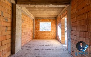 Pensiune/Vilă la roșu P+E+M în Sărata - Poză 15