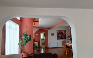 Vila cu 9 camere in zona SpitaluluiJudetean - Poză 28