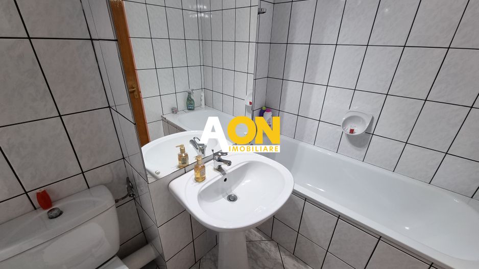 De vanzare apartament 5 camere, etaj intermediar, Cetate - Poză 8