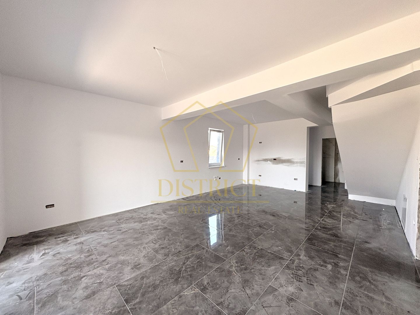 Duplex cu 3 camere, despărțit prin camera tehnica | Mosnita Noua | Barista - Poză 2