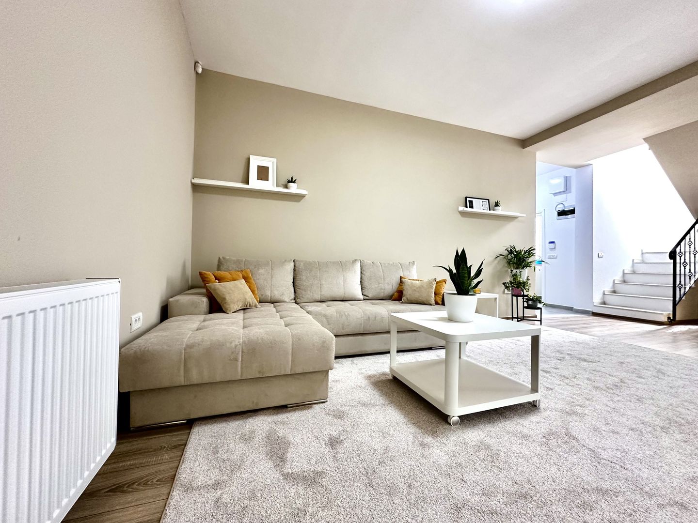 Casa cu 4 dormitoare de închiriat - Dumbravita - Poză 8