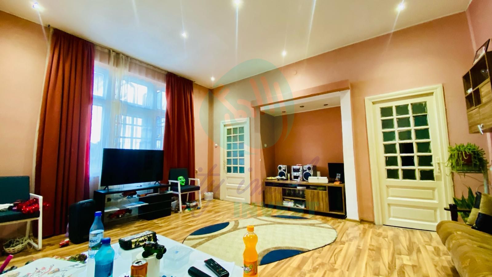 Casa singura in curte - Poză 13