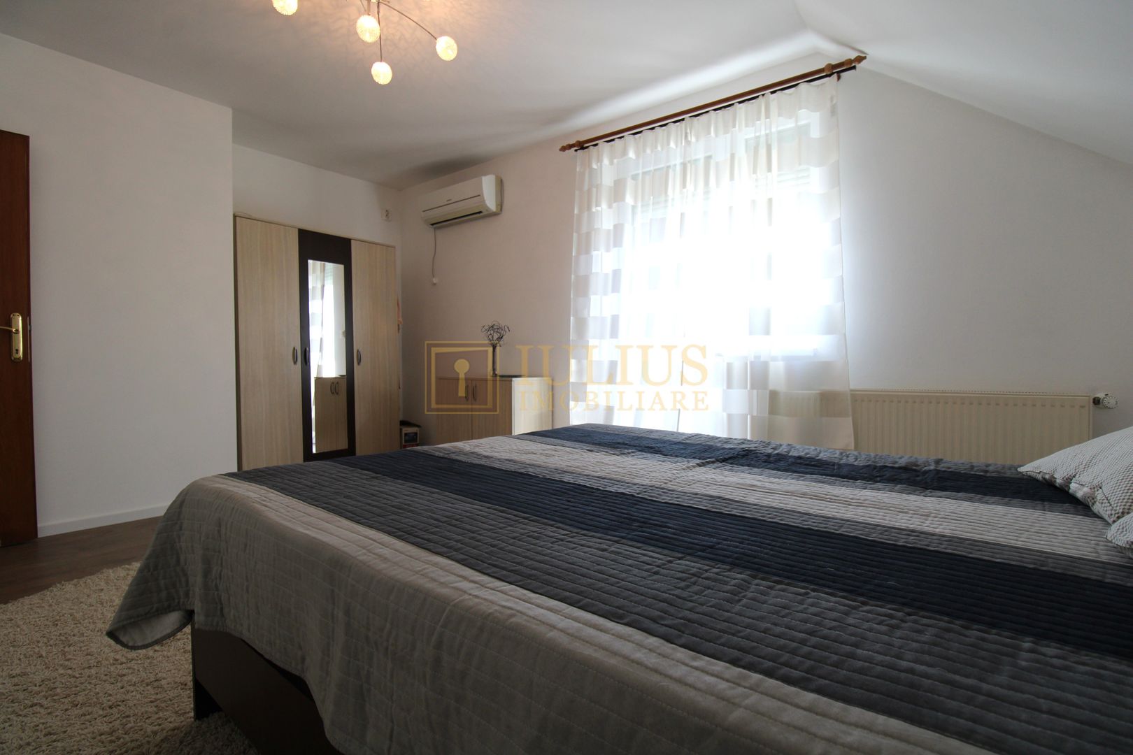 Casa in Blascovici, 5 camere + 3 bai, centrala proprie - Poză 18