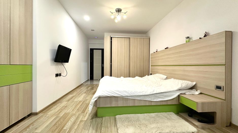 Apartament cu 4 camere + loc de parcare Subteran, Brasov - Poză 1