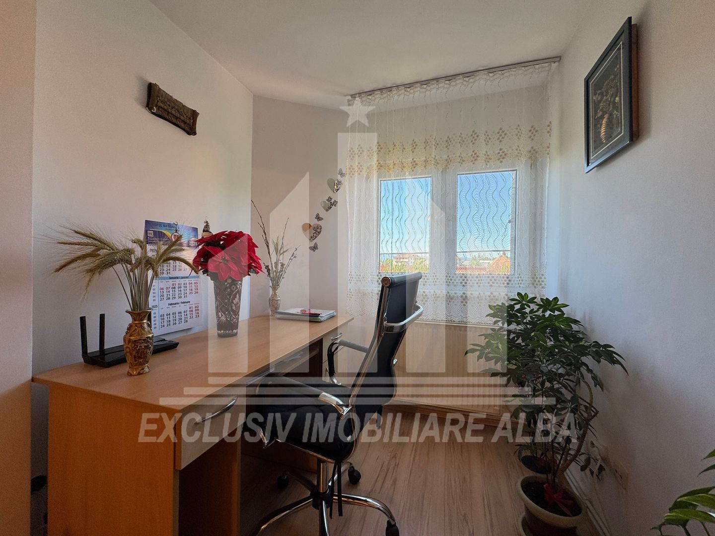 Apartament cu 3 camere decomandate, etaj 2, Centru - Poză 2