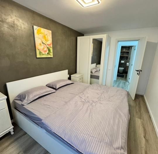 Apartament in vila l decomandat l la cheie l parcare l Cometei - Poză 6