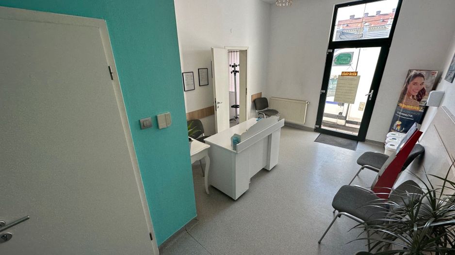 Spatiu de birou cu curte și anexa zona Badea Cartan - Poză 4