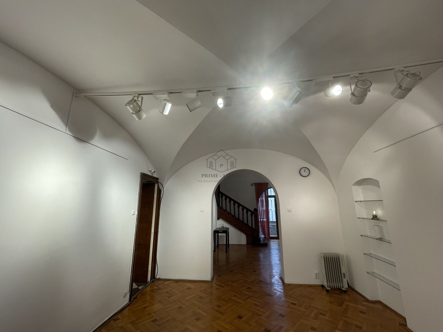 VILA SUPERBA LA INCHIRIERE PRETABILA CA SPATIU DE BIROU SAU REZIDENTA - Poză 55