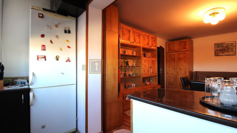 Apartament spatios, 3 camere, semidecomandat, Calea Buziasului - Poză 16