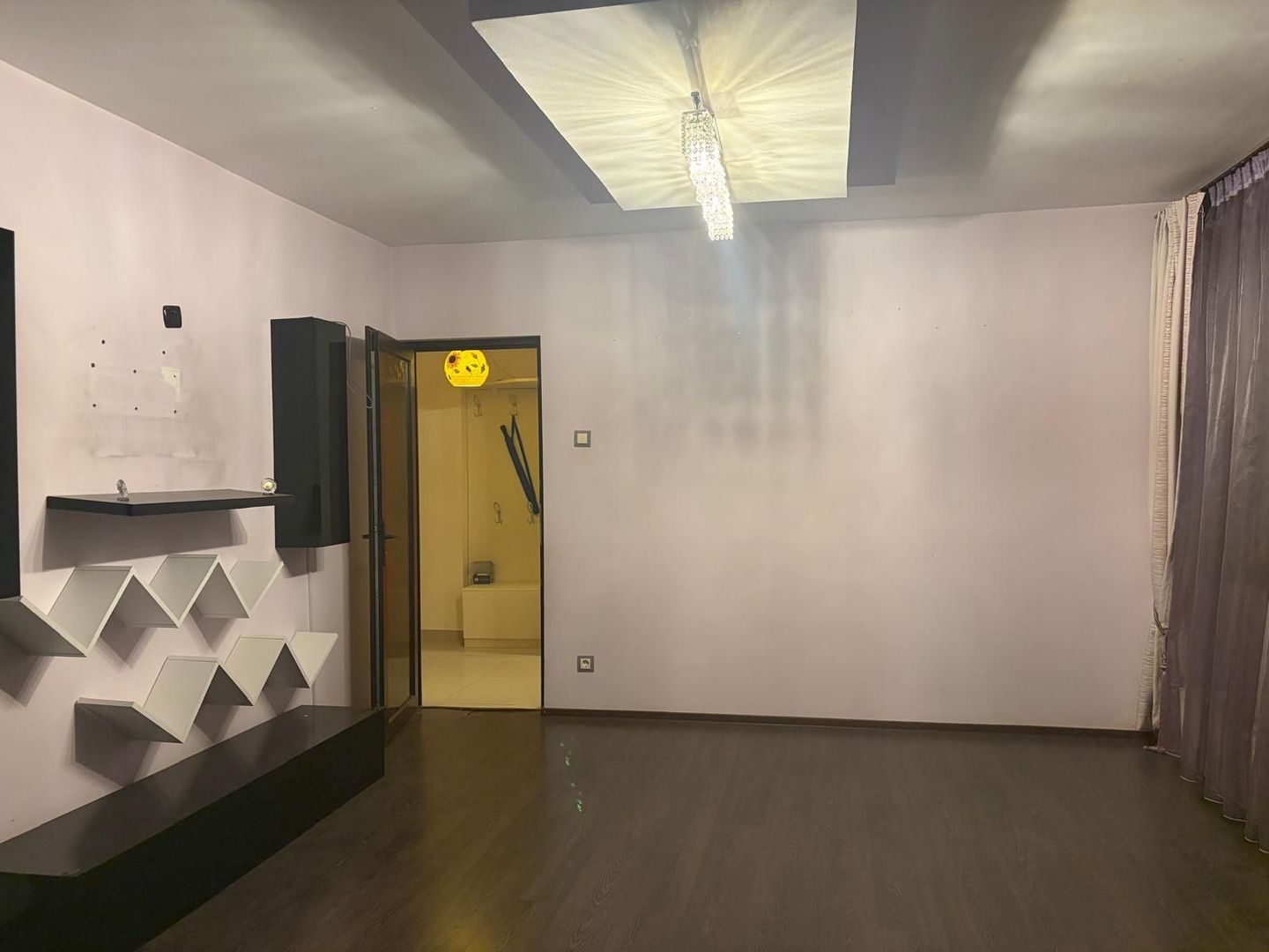 Apartament cu trei camere transformat in doua, Calea Grivitei - Poză 2