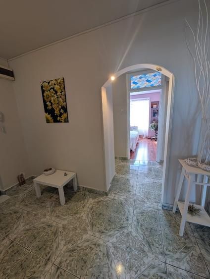 Calitate și spațiu: elegant, 90 mp, 1989, centrală proprie, parcare, priveliște - Poză 11