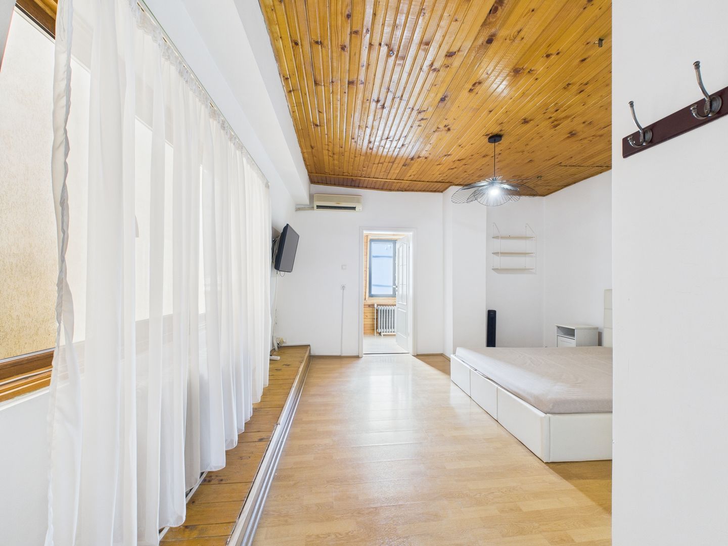 Casă / Vilă cocheta cu 3 camere - de vanzare - zona Basarab - Poză 22