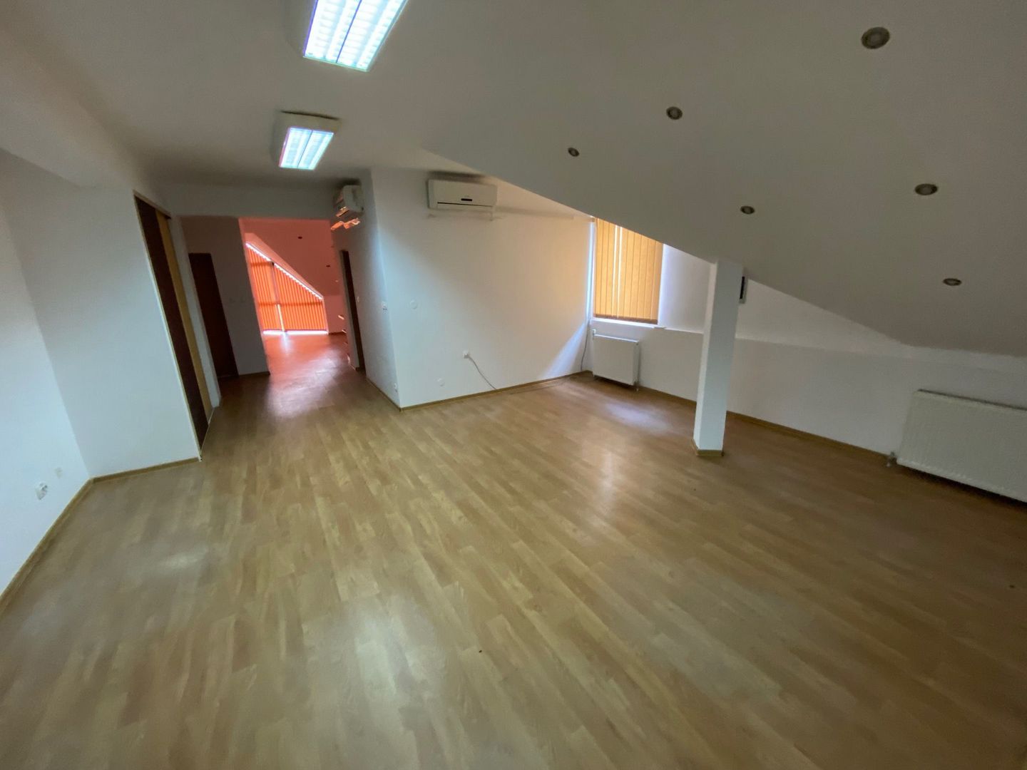 Cladire de birouri zona Olimpia Stadion  suprafață 1.100 mp - Poză 12