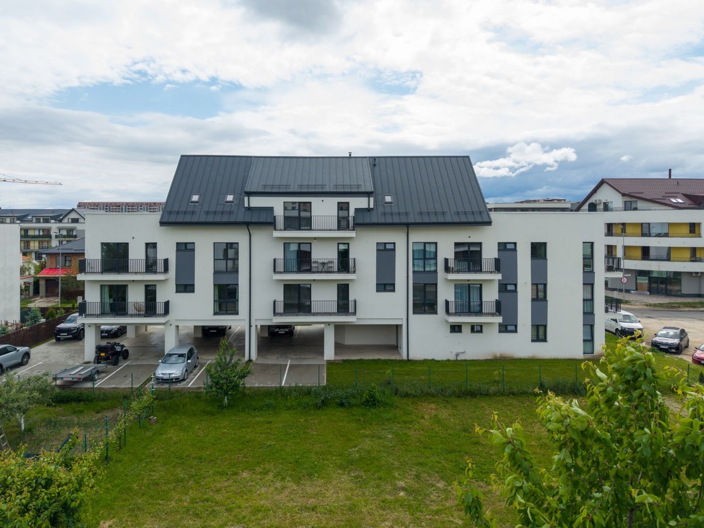 Apartament nou - loc parcare acoperit  inclus - Poză 2