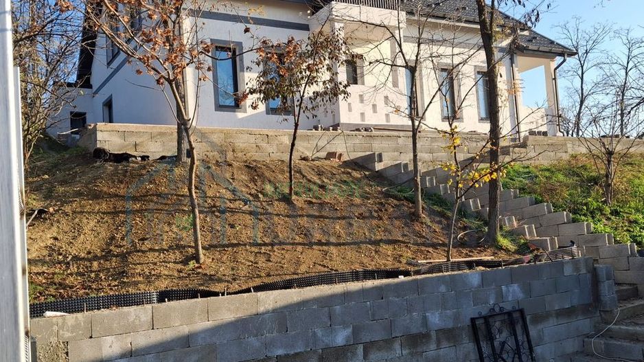 Vând casă P+M (2020) cu teren 1500m, Țigănași stradă principală - Poză 10