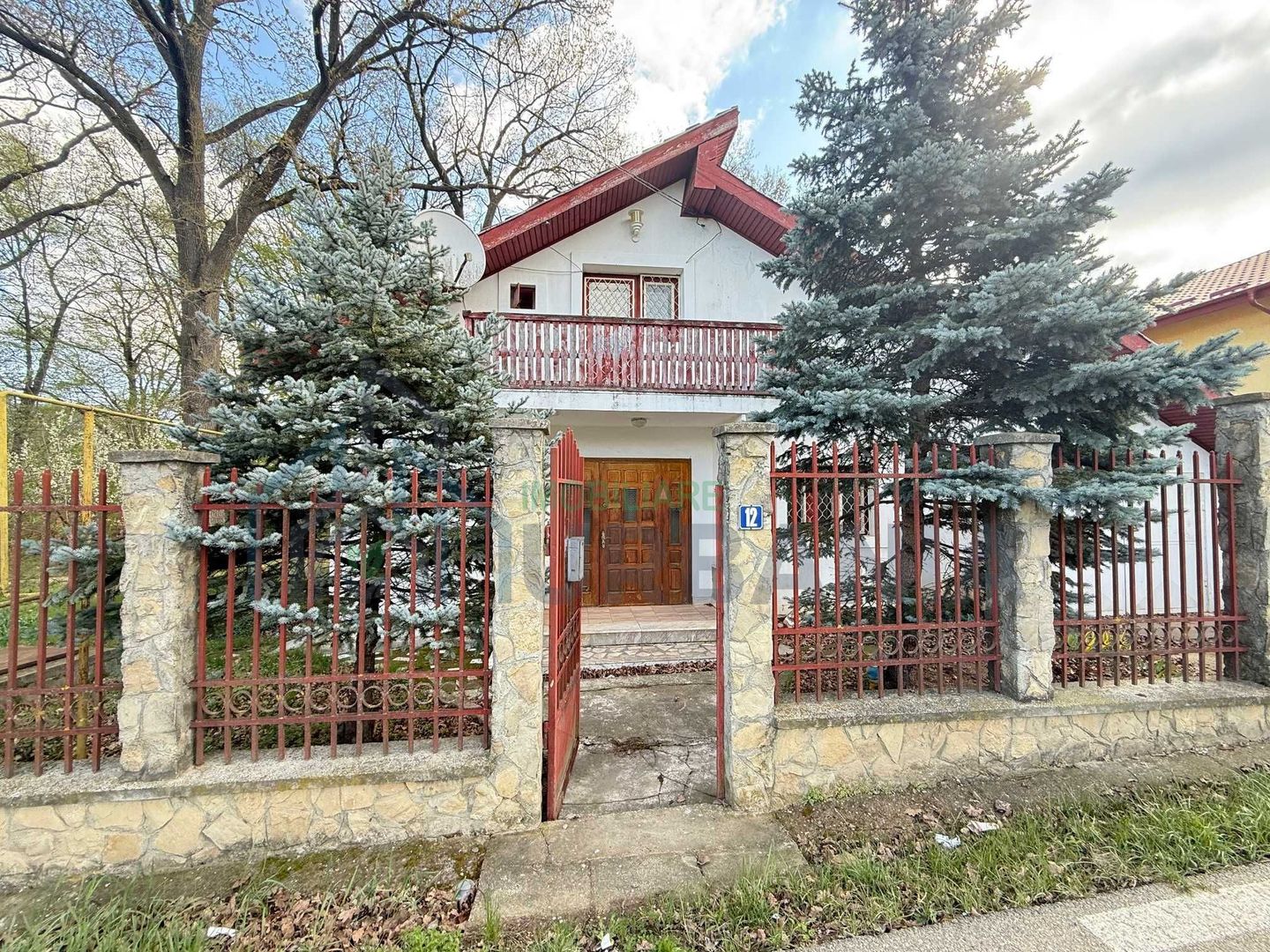 Casă de vânzare în Bucium - Bârnova, zonă centrală - Poză 3