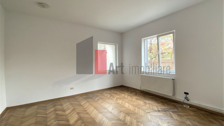 Garsoniera spatioasa in vila cu loc parcare | Zona Mosilor - Poză 3