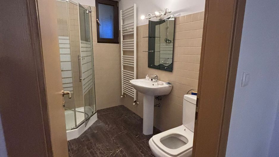 Casa individuala frumoasa si spatioasa in Giroc - Poză 46