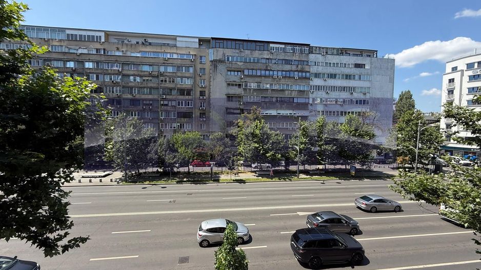 De inchiriat apartament 2 camere vedere Bd Magheru recent renovat - Poză 12