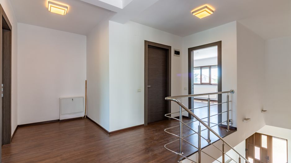 Casă / Vilă cu 5 camere de vânzare Alexandriei/Ion Conea - Poză 23