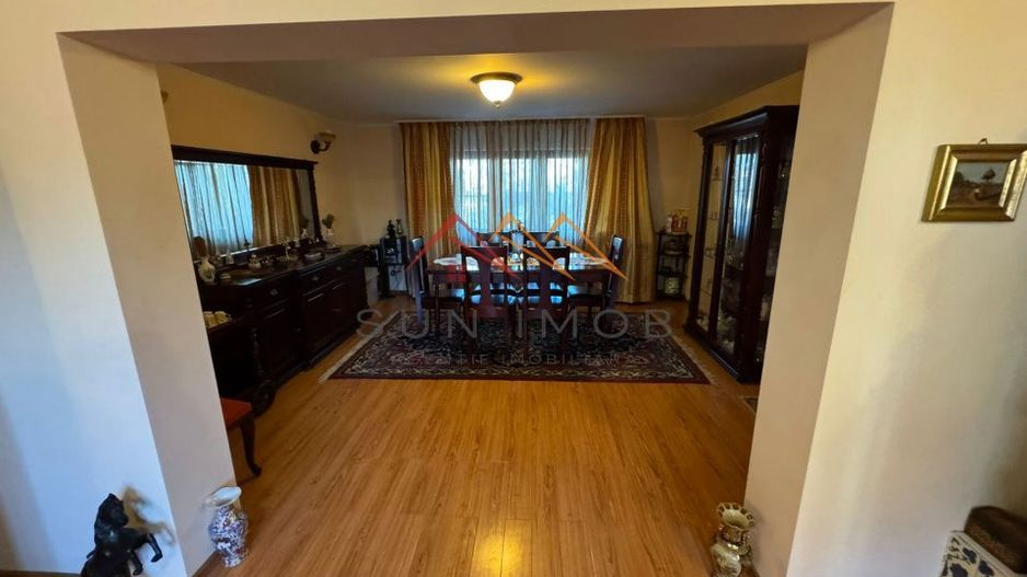 Vila de vanzare, 5 camere, garaj, 383 m2 teren, Campina - Poză 5