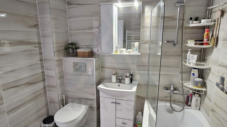 Studio dormitor separat etaj 2 cu parcare privata in Arhitectilor - Poză 8