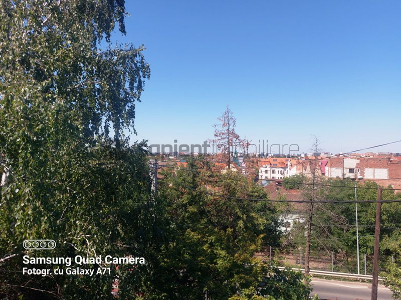 Casa cu 6 camere str.E Teodoroiu - Poză 26