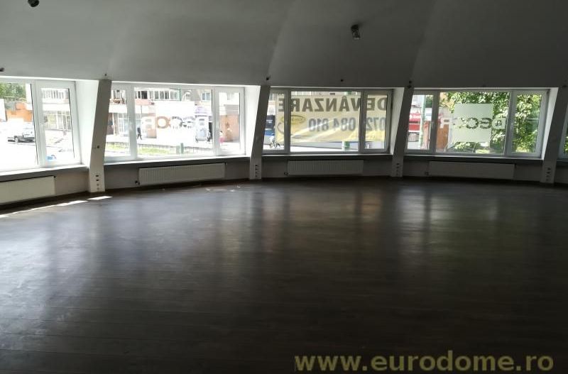 Vanzare cladire (spatiu amenajat 700 mp). - Poză 7