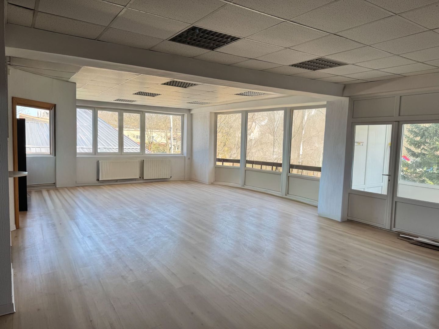 Spatiu Corbeanca 124 mp- 5 locuri de parcare - Poză 2