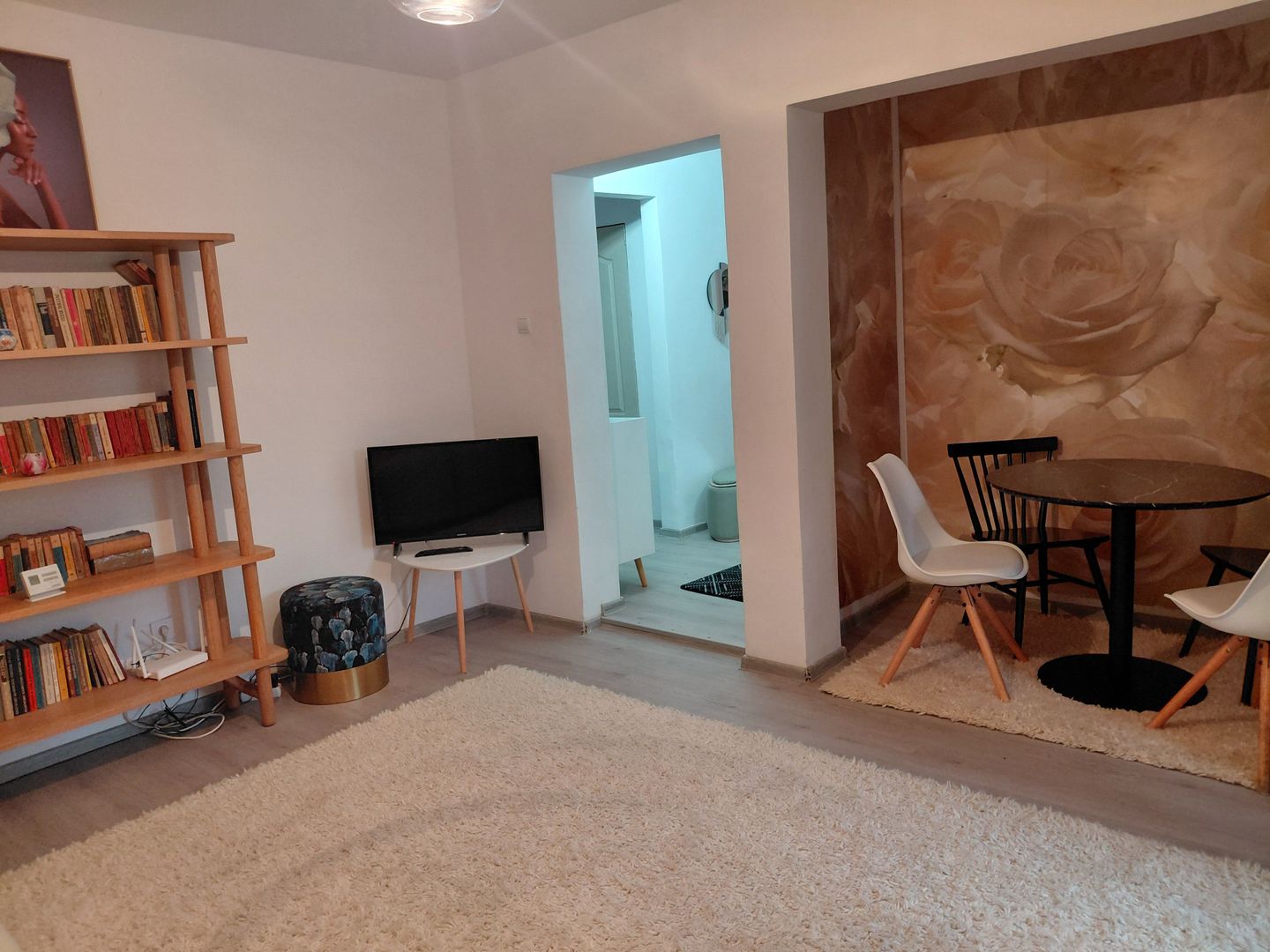 De inch iriat apartament 2 cam dec – Zona Baia Comunală, parter - Poză 3