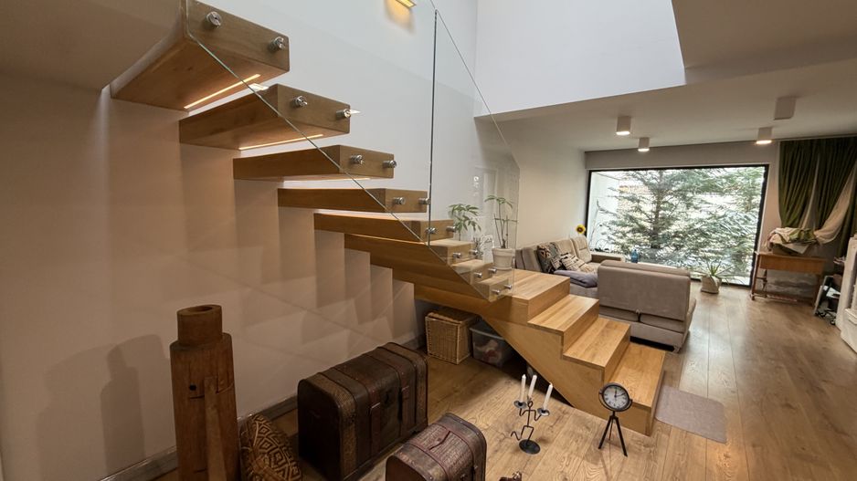 Duplex modern – arhitectură contemporană, spații luminoase - Poză 4