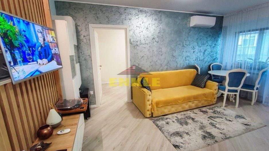 De vânzare apartament cu 2 camere semidecomandat in bloc nou - Poză 1