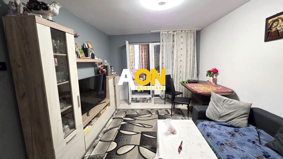 Apartament cu 3 camere, parter, boxă, acces curte, Cetate, zona Closca - Poză 1