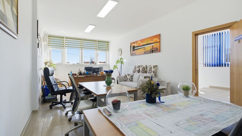 FALEZA NORD cladire multifunctionala 4600 mp cu acces din Bdul Mamaia! - Poză 12