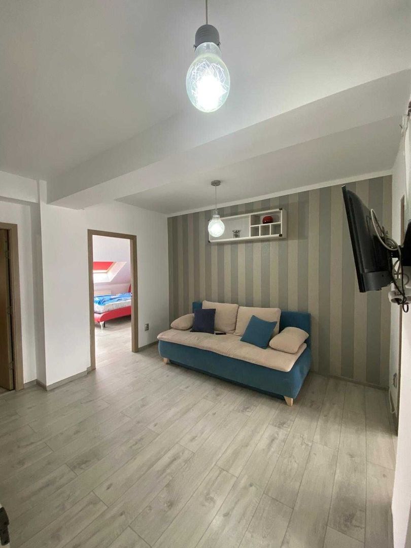 Apartament 3 camere semi-central - Poză 1